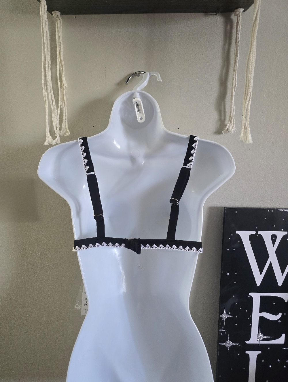 Cupshe Push Up Bikini Top With Crochet Details - Top Only, With Tags - Picture 4 of 7
